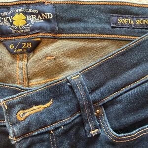 Lucky Brand Skinny Ankle- size 6